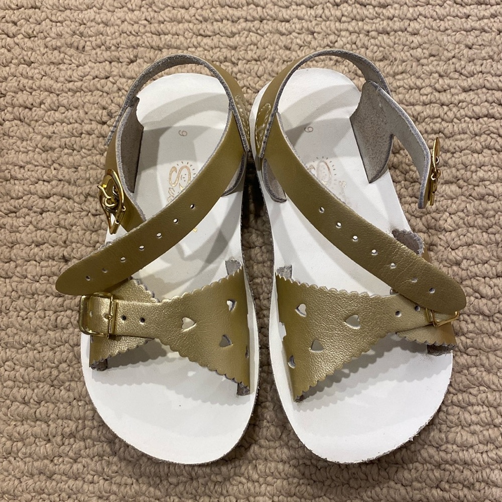 Sweetheart Saltwater Sandals